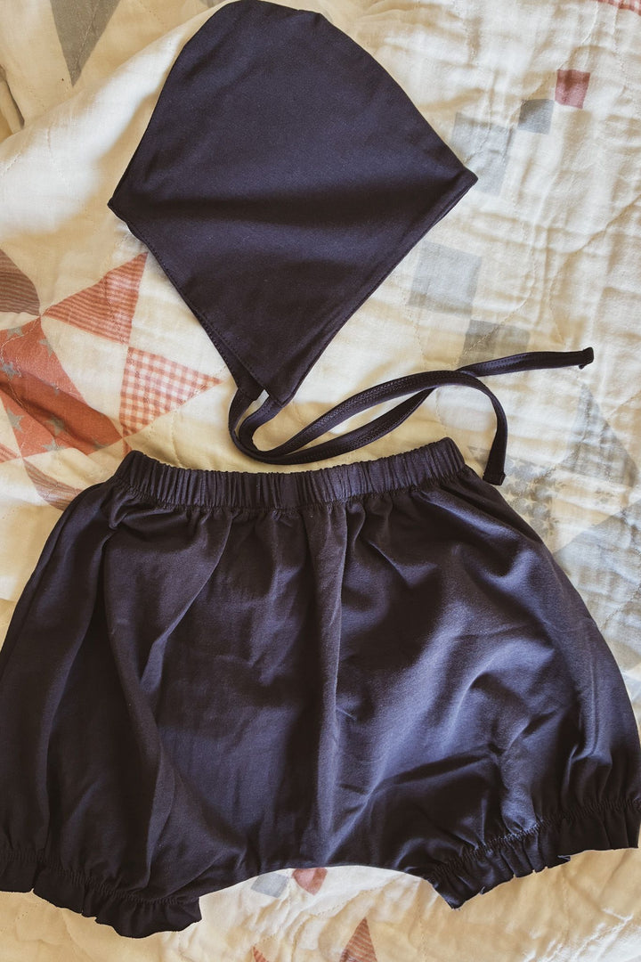 Matching with Mama - Bonnets & Bloomers